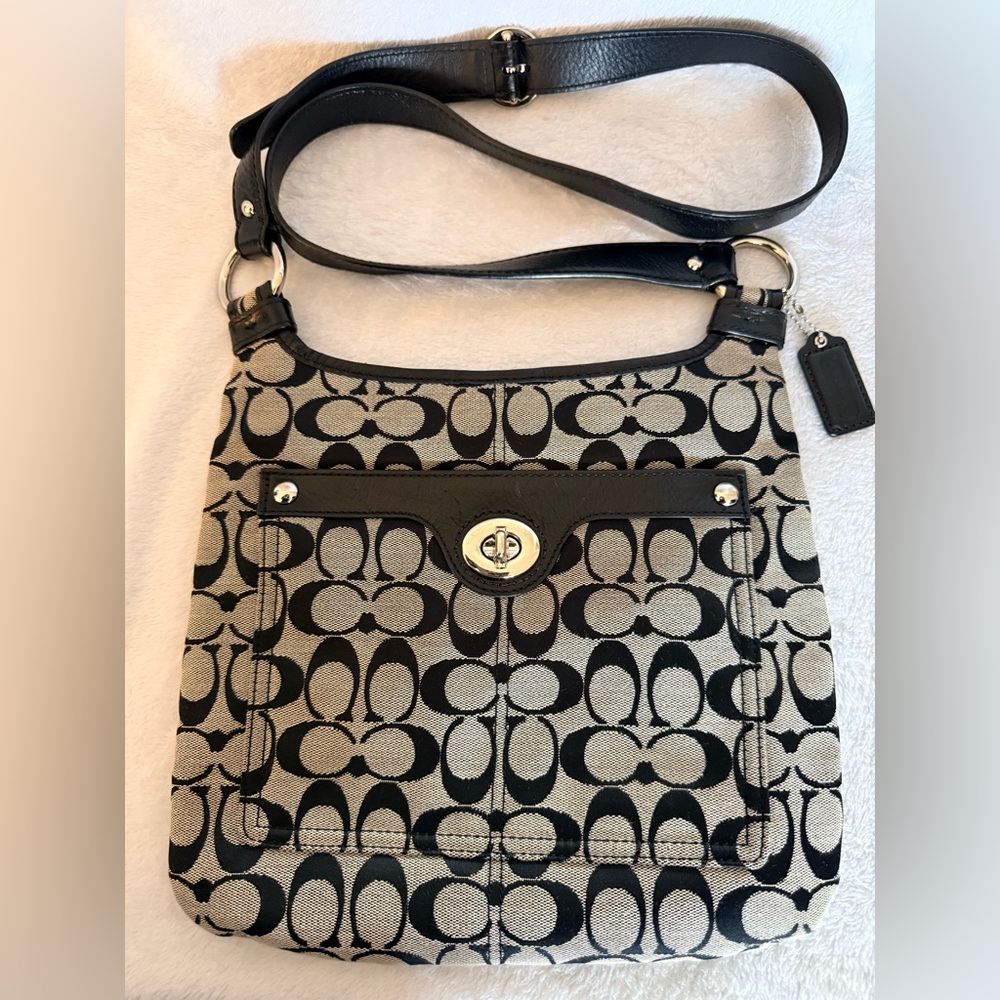 Vintage Coach Penelope Signature Shoulder Bag